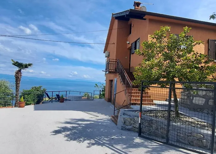Sentia With Jacuzzi & Spectacular Seaview Vila Opatija